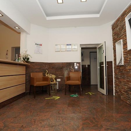 Hotel Little Paris Франкфурт на Майн Екстериор снимка