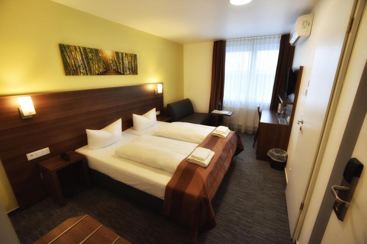 Hotel Little Paris Франкфурт на Майн Екстериор снимка