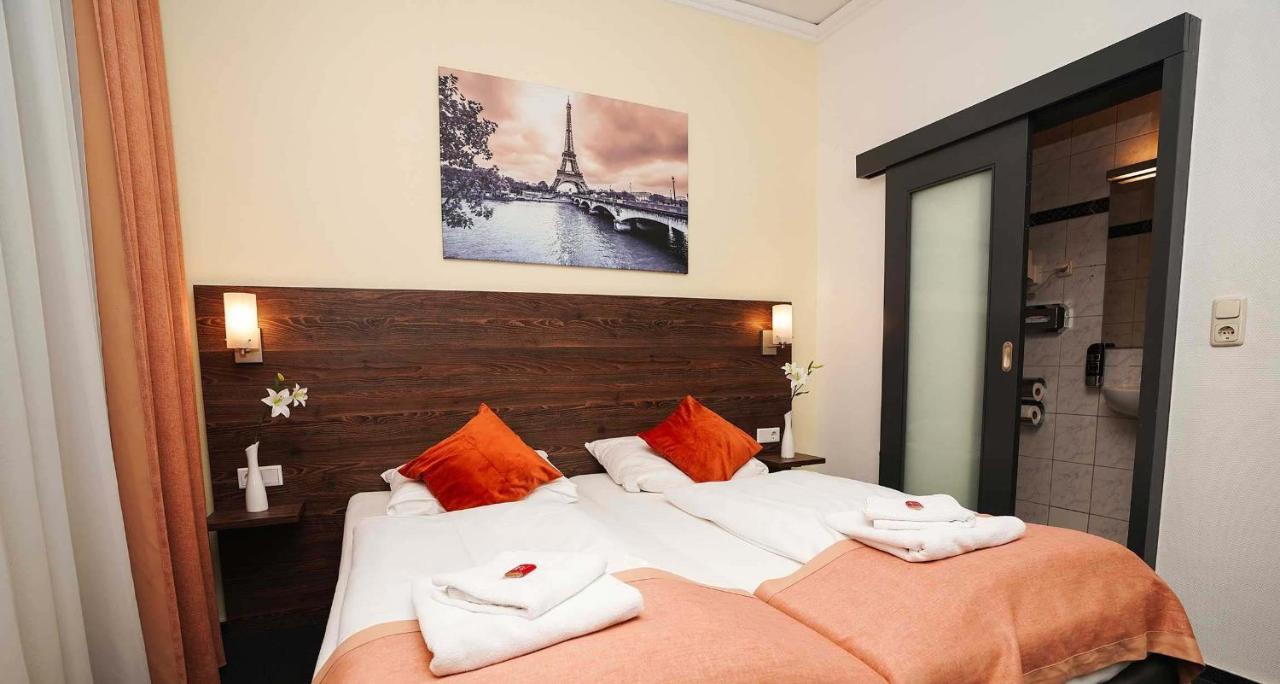 Hotel Little Paris Франкфурт на Майн Екстериор снимка