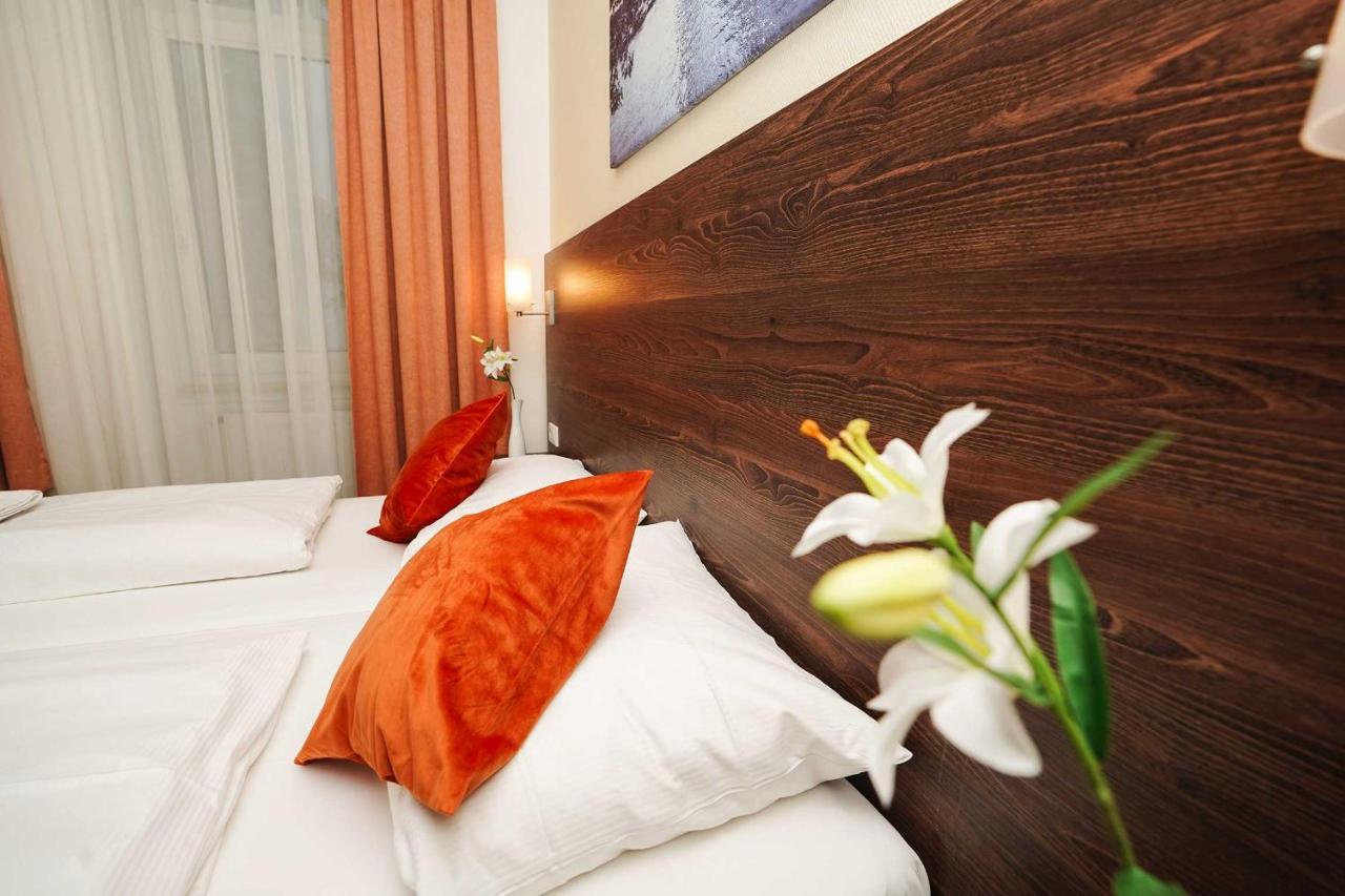 Hotel Little Paris Франкфурт на Майн Екстериор снимка