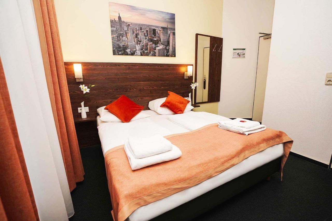 Hotel Little Paris Франкфурт на Майн Екстериор снимка