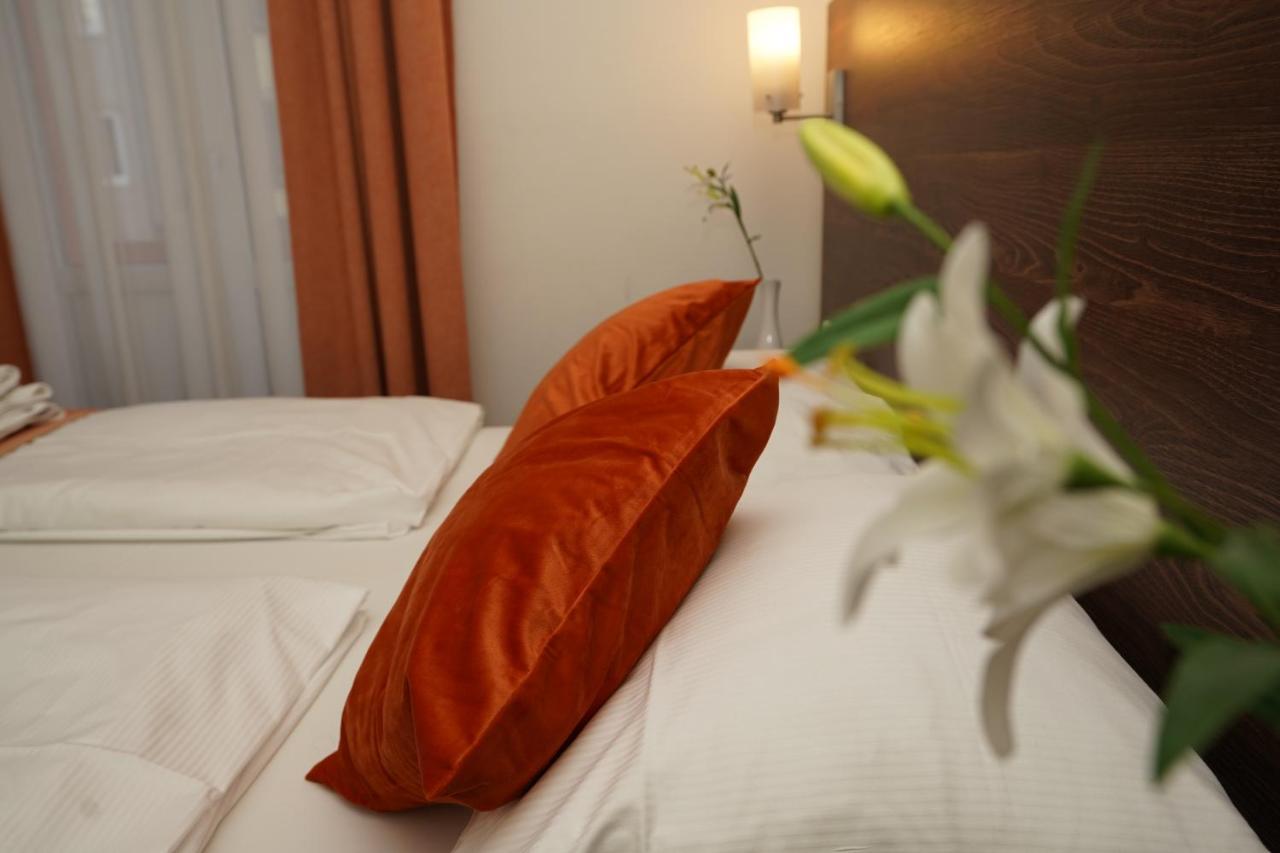 Hotel Little Paris Франкфурт на Майн Екстериор снимка