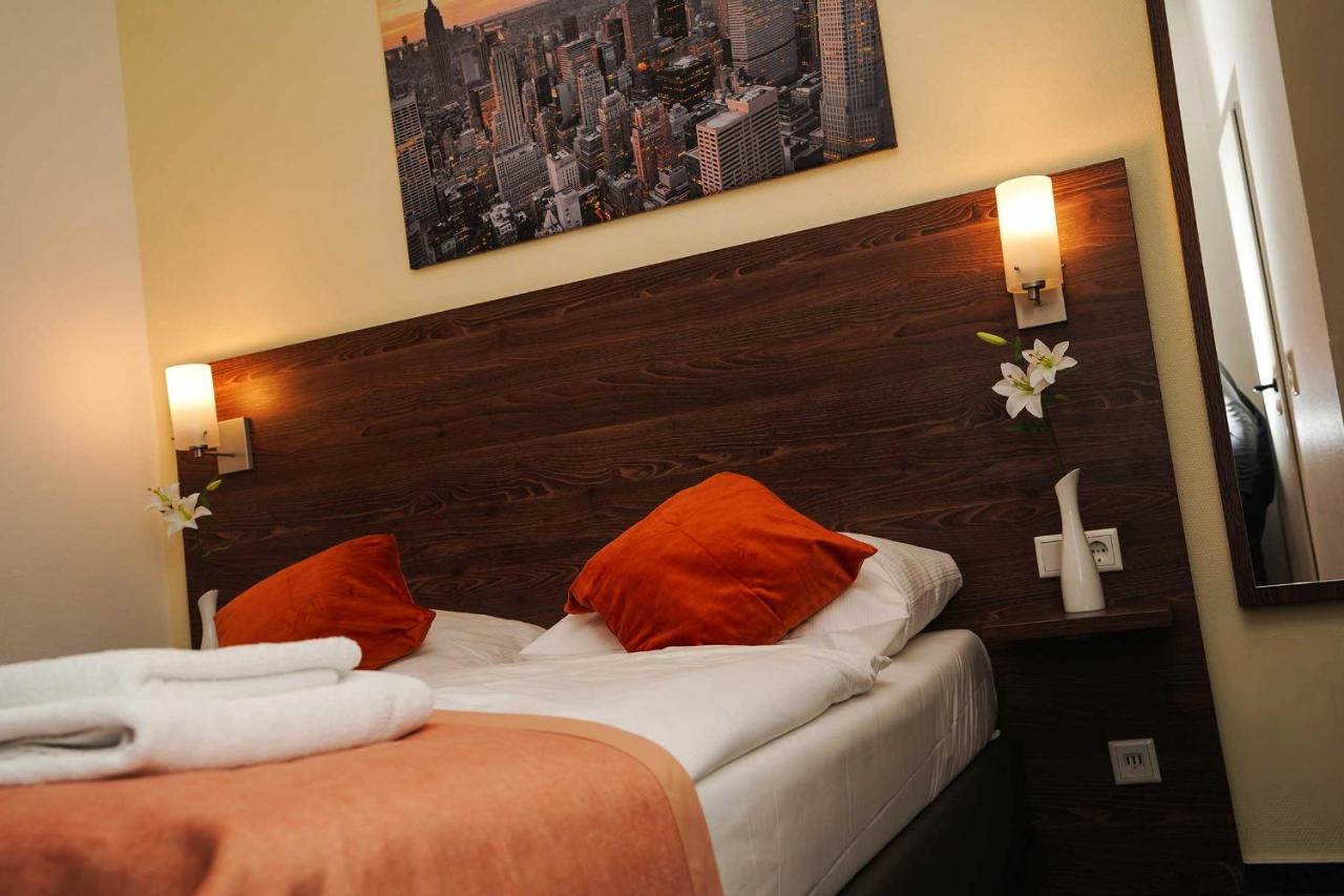 Hotel Little Paris Франкфурт на Майн Екстериор снимка