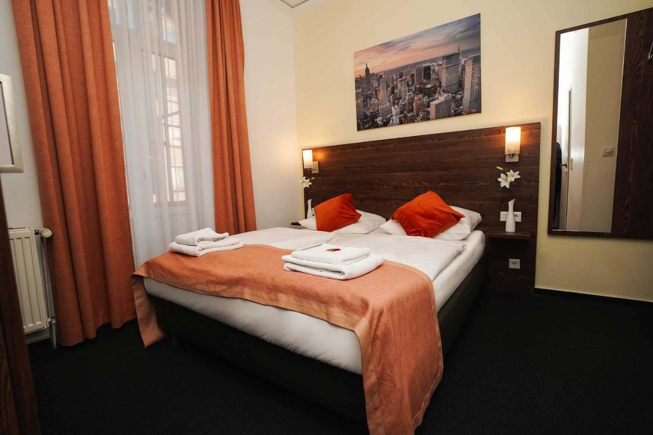 Hotel Little Paris Франкфурт на Майн Екстериор снимка