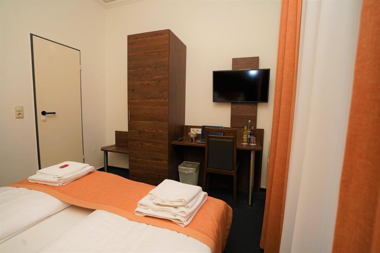 Hotel Little Paris Франкфурт на Майн Екстериор снимка