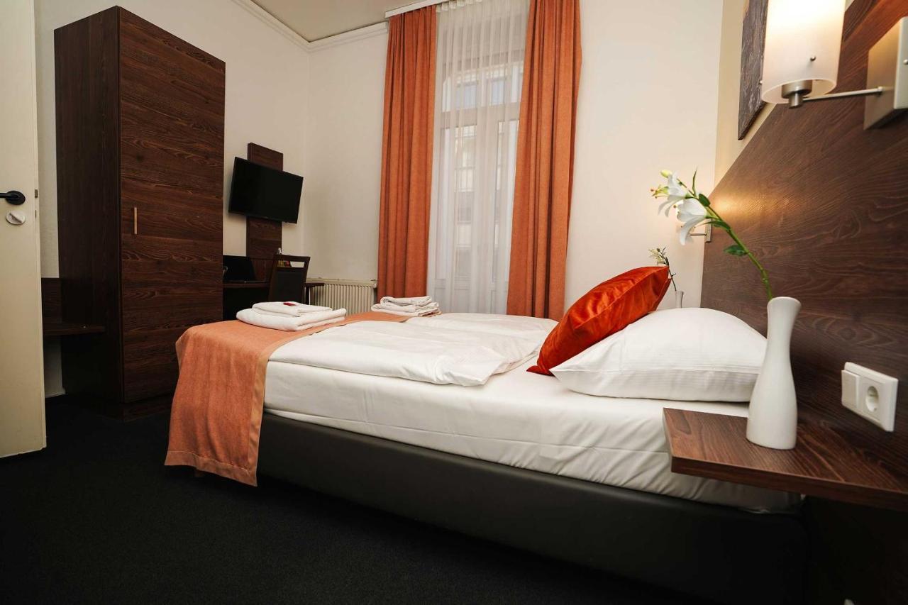 Hotel Little Paris Франкфурт на Майн Екстериор снимка