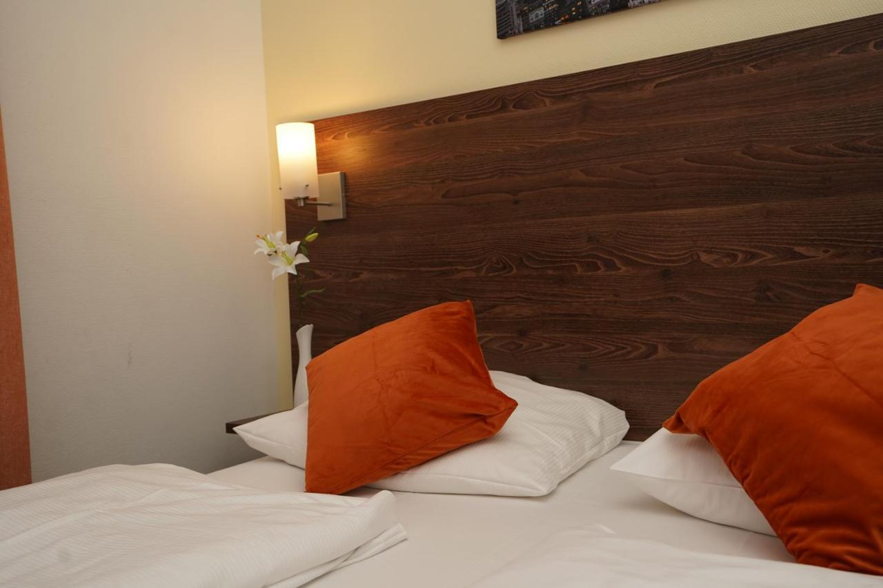 Hotel Little Paris Франкфурт на Майн Екстериор снимка
