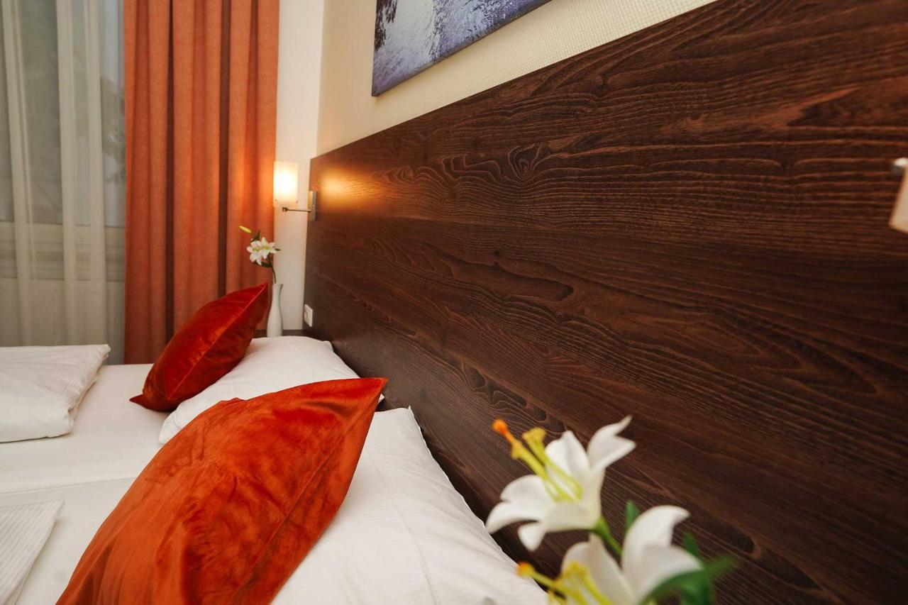 Hotel Little Paris Франкфурт на Майн Екстериор снимка