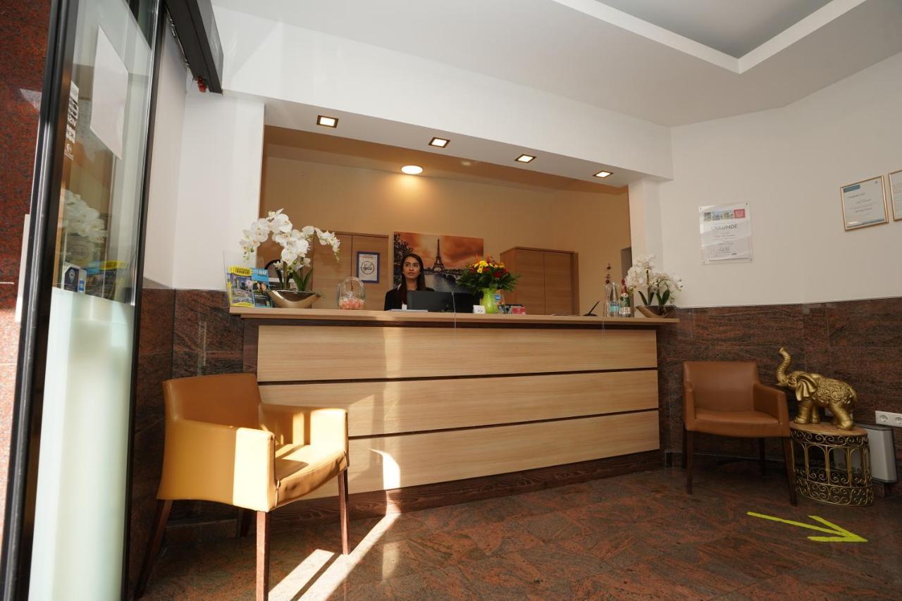 Hotel Little Paris Франкфурт на Майн Екстериор снимка