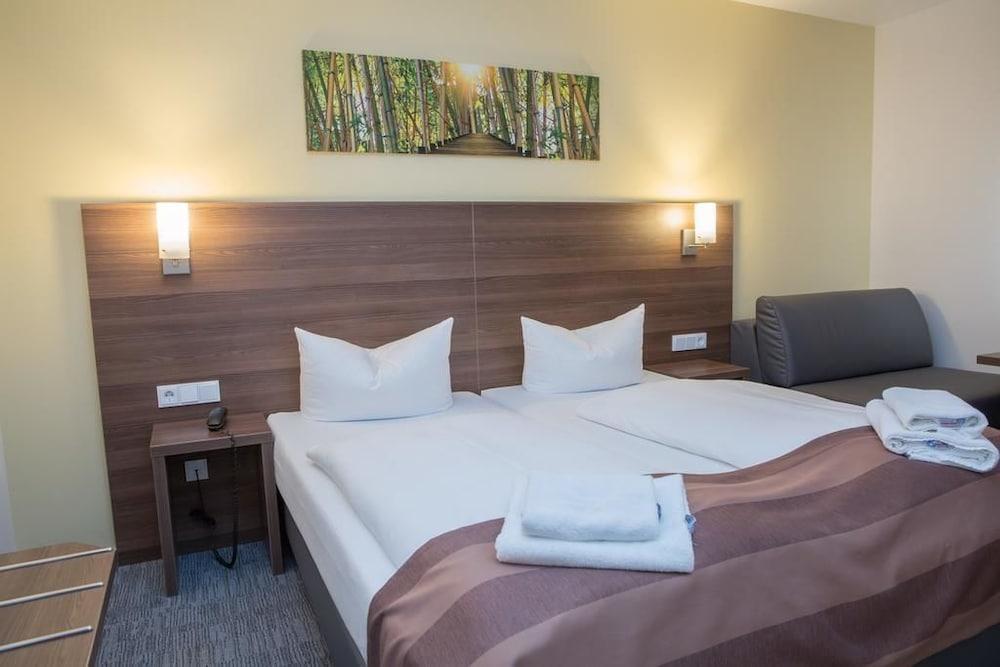 Hotel Little Paris Франкфурт на Майн Екстериор снимка