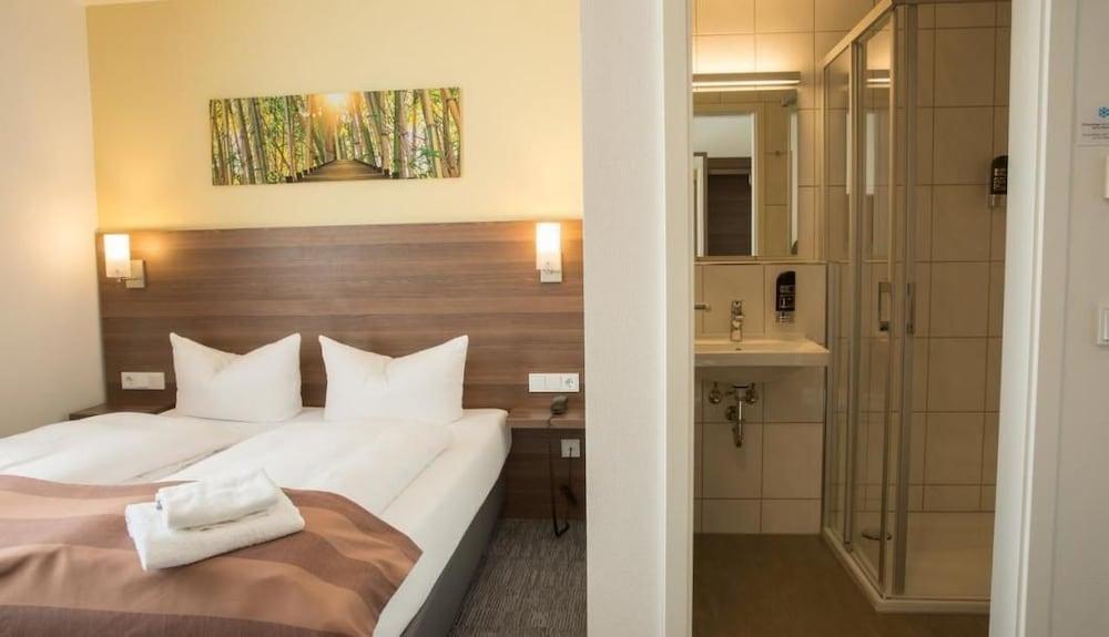 Hotel Little Paris Франкфурт на Майн Екстериор снимка