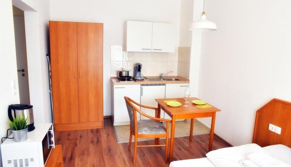 Hotel Little Paris Франкфурт на Майн Екстериор снимка
